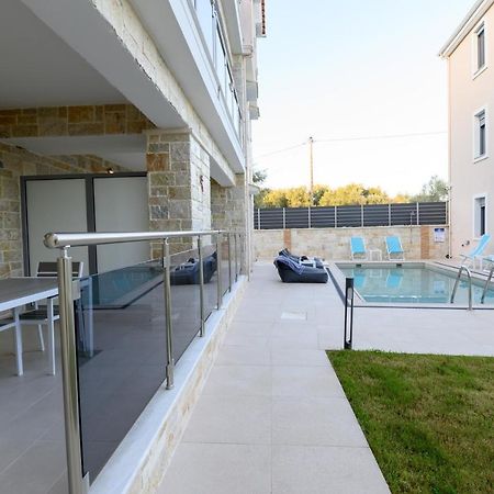 Momento Luxury Apartments Walking Distance From The Beach Nikiana Exterior photo