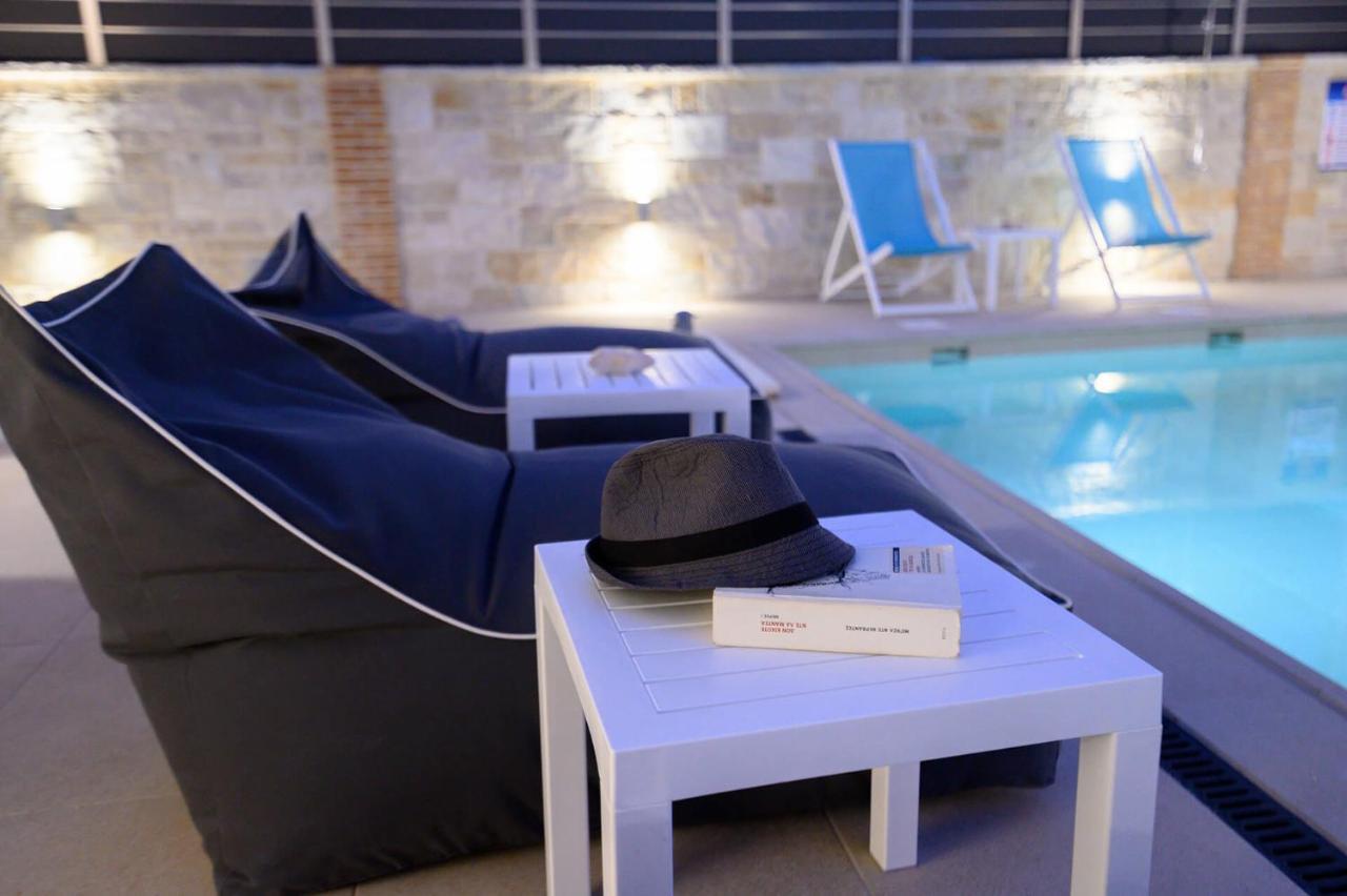 Momento Luxury Apartments Walking Distance From The Beach Nikiana Exterior photo