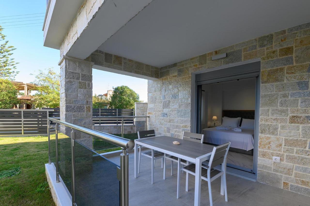 Momento Luxury Apartments Walking Distance From The Beach Nikiana Exterior photo
