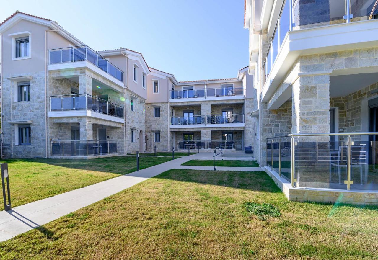 Momento Luxury Apartments Walking Distance From The Beach Nikiana Exterior photo