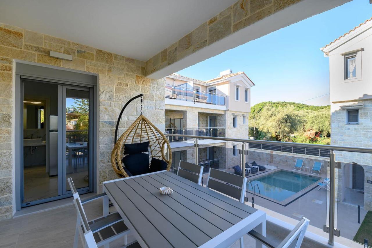 Momento Luxury Apartments Walking Distance From The Beach Nikiana Exterior photo