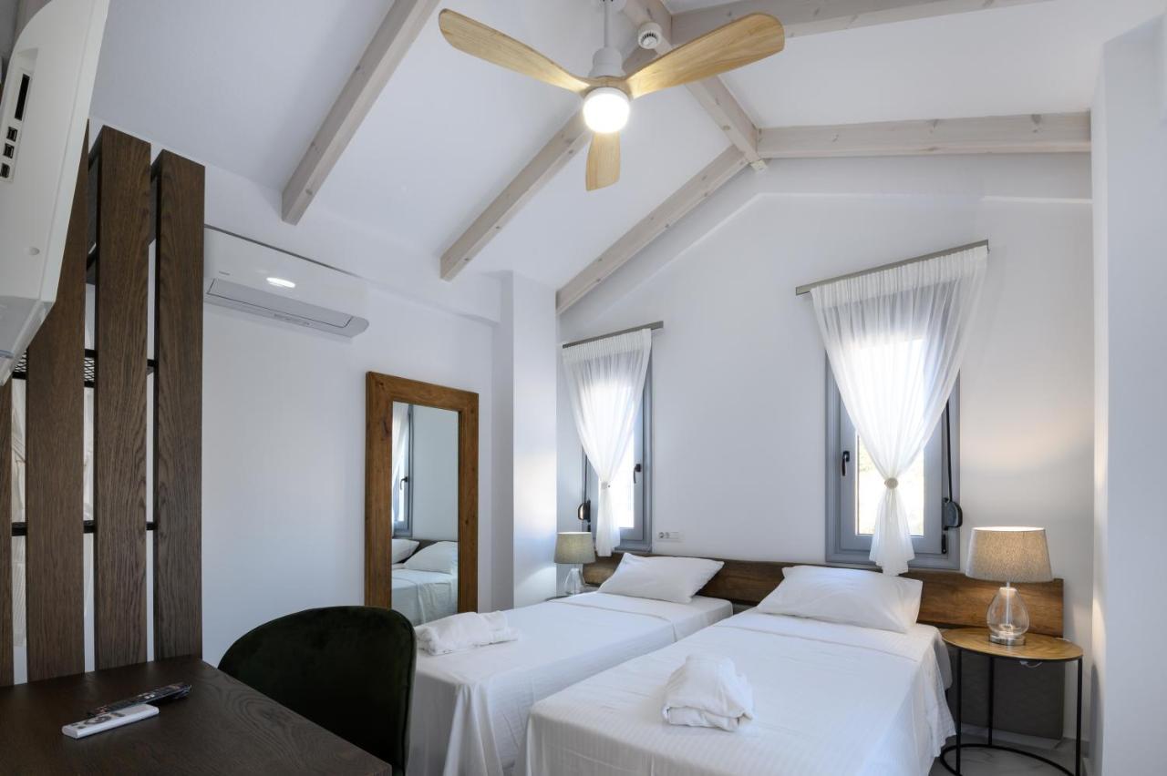 Momento Luxury Apartments Walking Distance From The Beach Nikiana Exterior photo